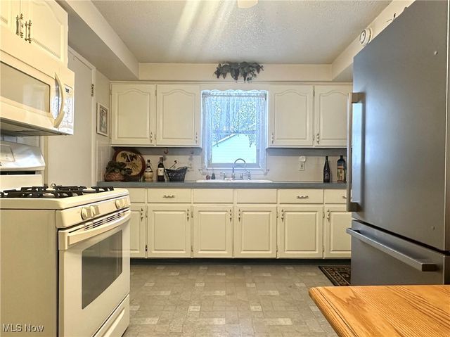 1443 Youll Street, Niles, OH 44446