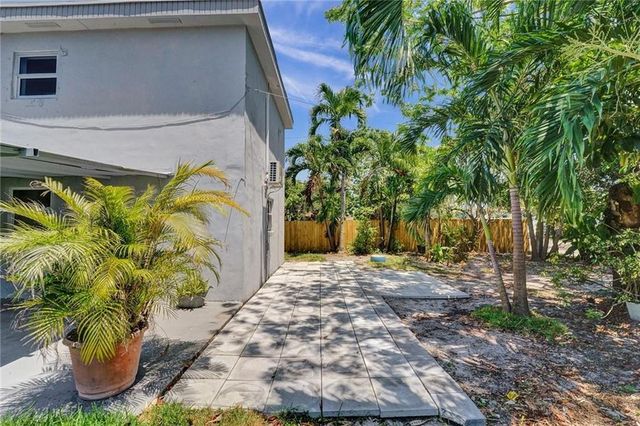 2422 Sherman Street, Hollywood, FL 33020
