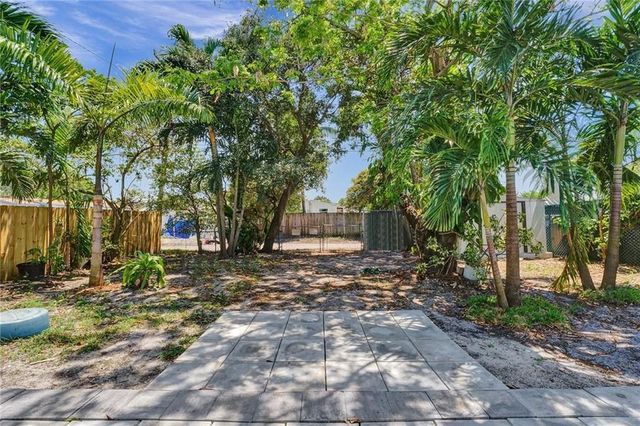 2422 Sherman Street, Hollywood, FL 33020