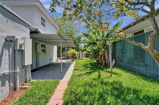 2422 Sherman Street, Hollywood, FL 33020