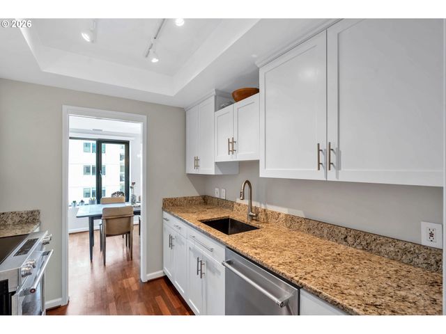 2245 Sw PARK Pl 6D, Portland, OR 97205