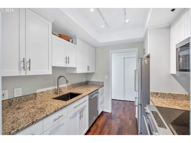 2245 Sw PARK Pl 6D, Portland, OR 97205