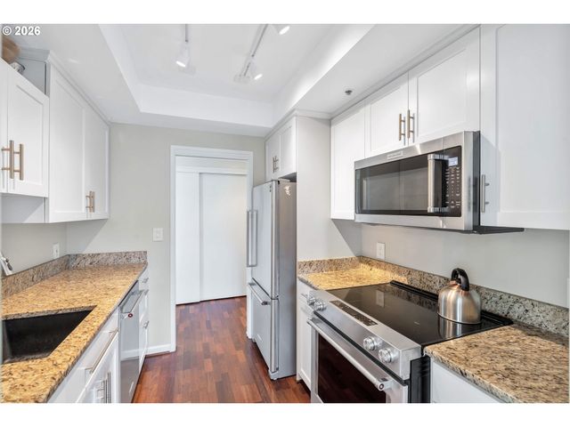 2245 Sw PARK Pl 6D, Portland, OR 97205