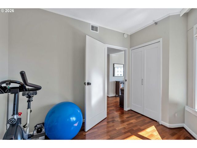 2245 Sw PARK Pl 6D, Portland, OR 97205