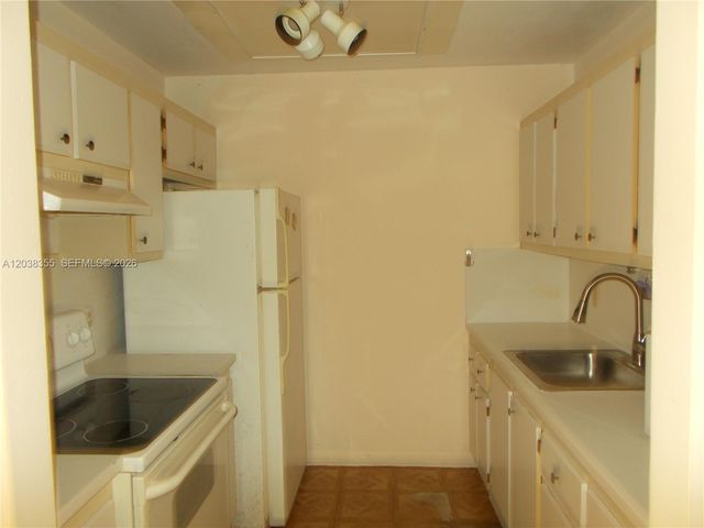 1301 SW 135th Terrace 309J, Pembroke Pines, FL 33027