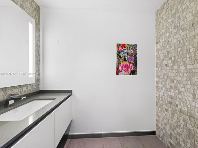 88 SW 7th Street 2506, Miami, FL 33130
