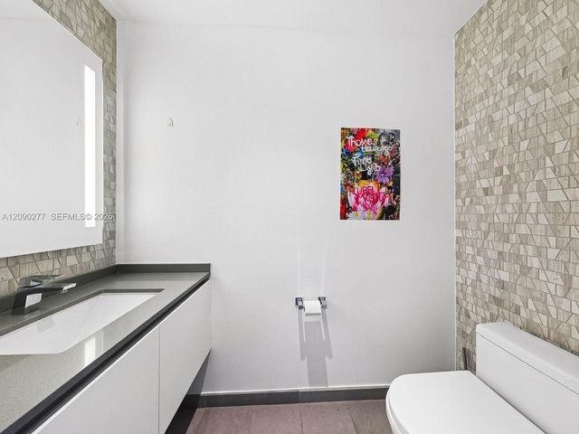 88 SW 7th Street 2506, Miami, FL 33130