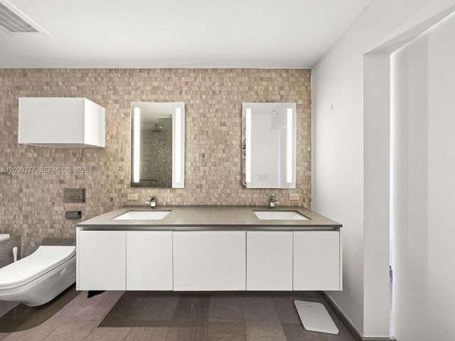 88 SW 7th Street 2506, Miami, FL 33130