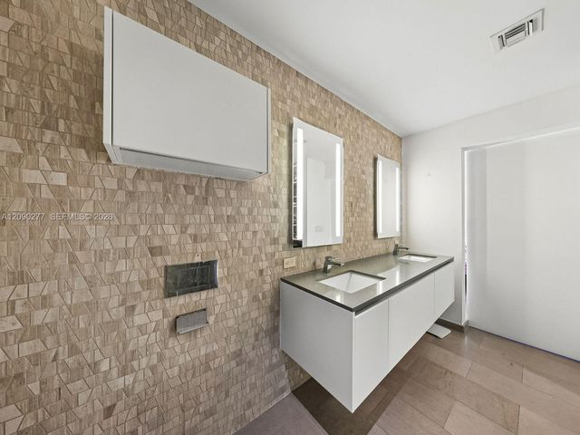 88 SW 7th Street 2506, Miami, FL 33130
