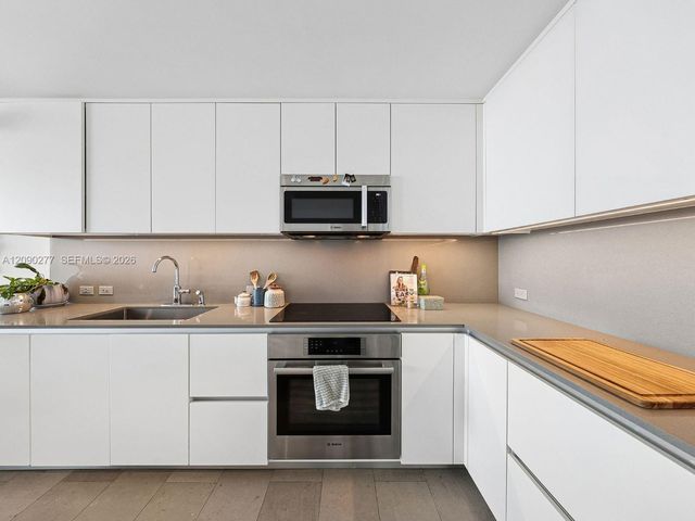 88 SW 7th Street 2506, Miami, FL 33130