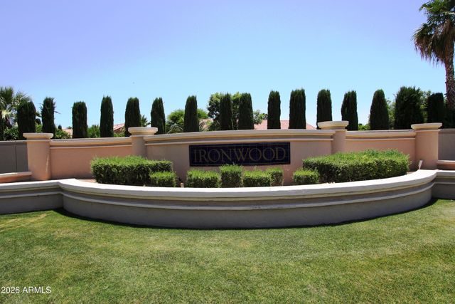 433 W TEAKWOOD Drive, Sun Lakes, AZ 85248