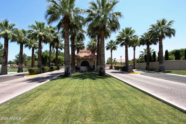 433 W TEAKWOOD Drive, Sun Lakes, AZ 85248
