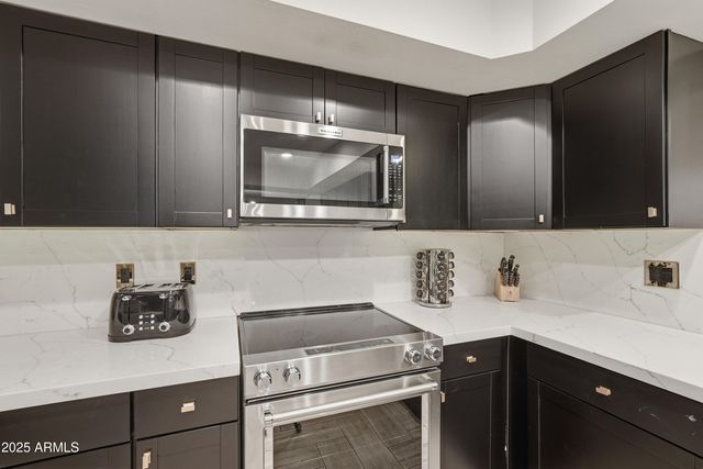 8526 E WHITTON Avenue, Scottsdale, AZ 85251