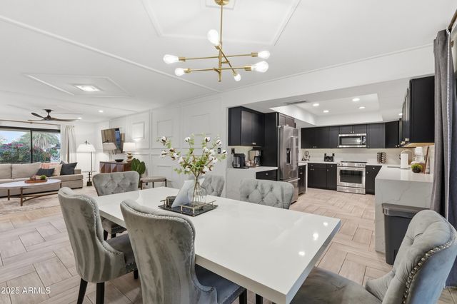 8526 E WHITTON Avenue, Scottsdale, AZ 85251