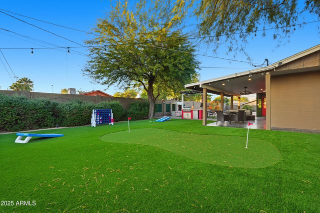 8526 E WHITTON Avenue, Scottsdale, AZ 85251