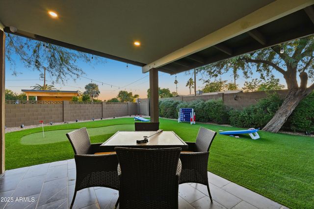 8526 E WHITTON Avenue, Scottsdale, AZ 85251