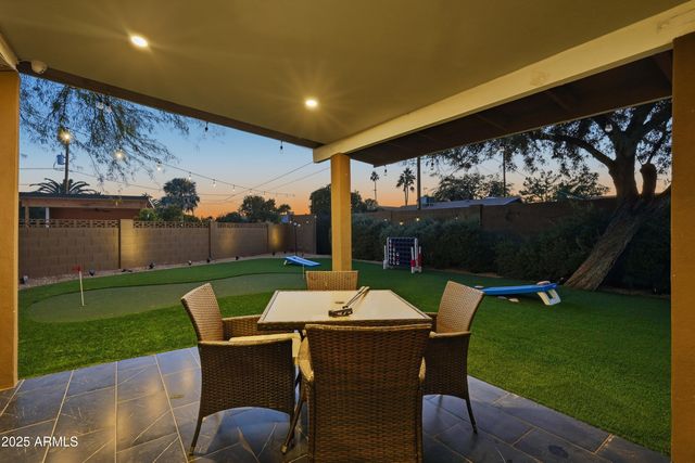 8526 E WHITTON Avenue, Scottsdale, AZ 85251