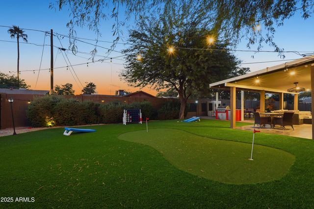 8526 E WHITTON Avenue, Scottsdale, AZ 85251