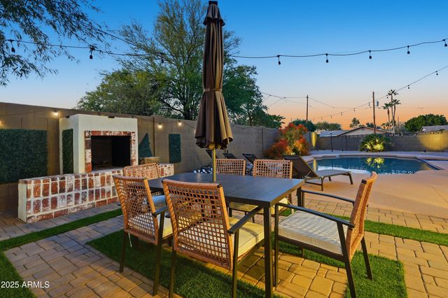 8526 E WHITTON Avenue, Scottsdale, AZ 85251