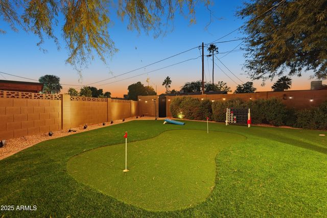 8526 E WHITTON Avenue, Scottsdale, AZ 85251