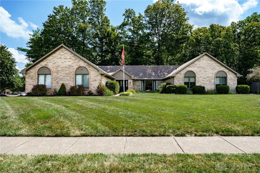 8737 Nicole Lane, Springboro, OH 45066