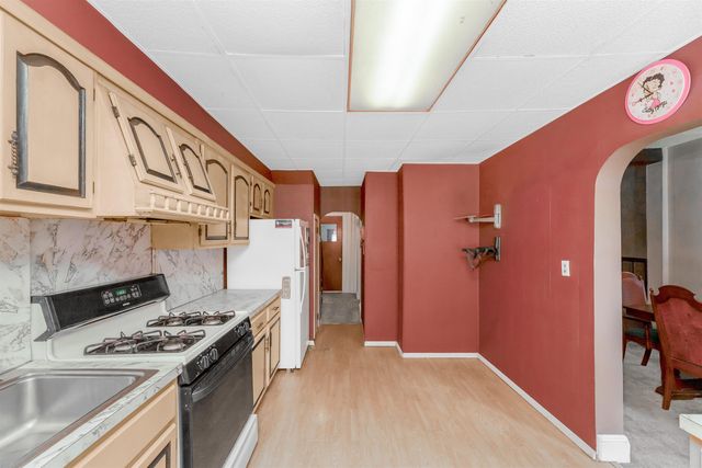 78 WEST 28TH ST, Bayonne, NJ 07002