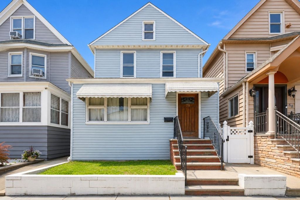 78 WEST 28TH ST, Bayonne, NJ 07002