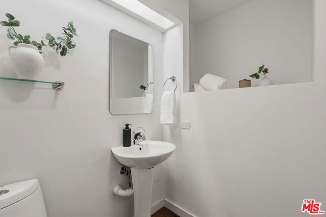 12806 Pacific Avenue 8, Los Angeles, CA 90066
