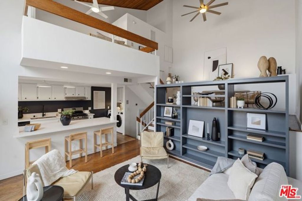 12806 Pacific Avenue 8, Los Angeles, CA 90066
