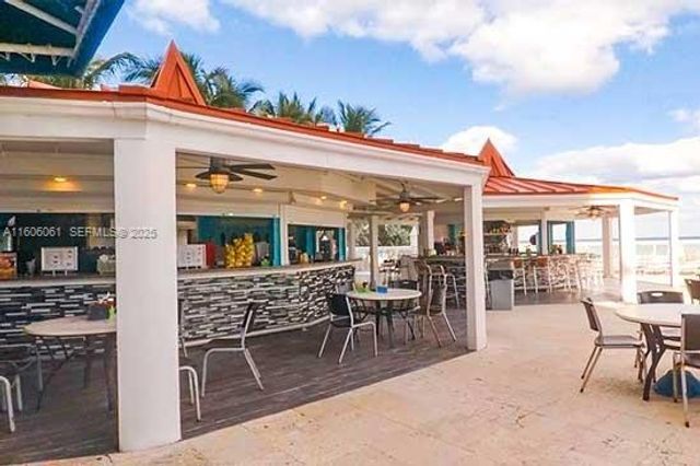 19201 Collins Avenue 104, Sunny Isles Beach, FL 33160