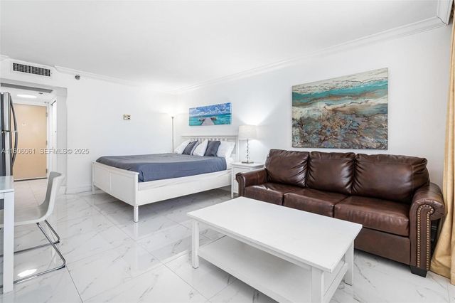 19201 Collins Avenue 104, Sunny Isles Beach, FL 33160