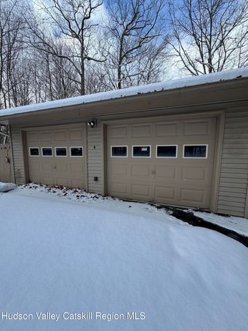 12 Easy Street, Catskill, NY 12414