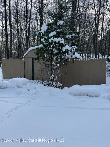 12 Easy Street, Catskill, NY 12414