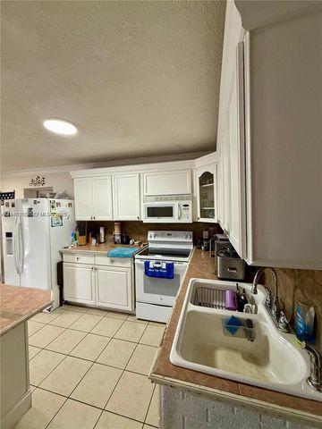 6433 SW 22nd St, Miramar, FL 33023