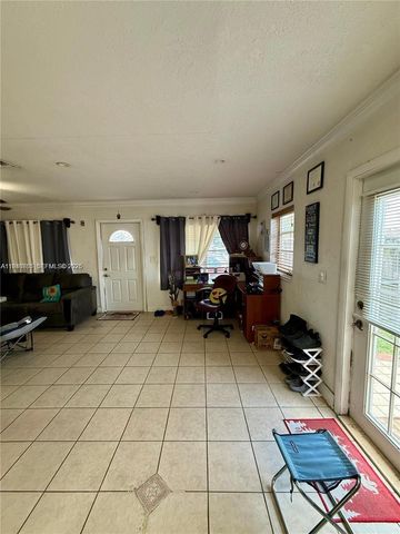 6433 SW 22nd St, Miramar, FL 33023