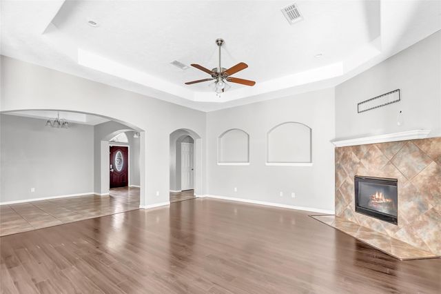 2707 Lake Breeze Lane, Crosby, TX 77532