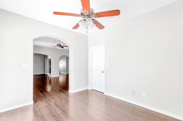 2707 Lake Breeze Lane, Crosby, TX 77532