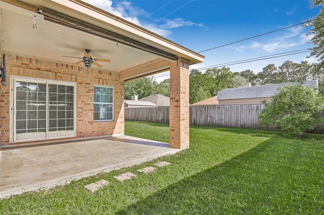 2707 Lake Breeze Lane, Crosby, TX 77532