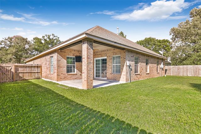 2707 Lake Breeze Lane, Crosby, TX 77532