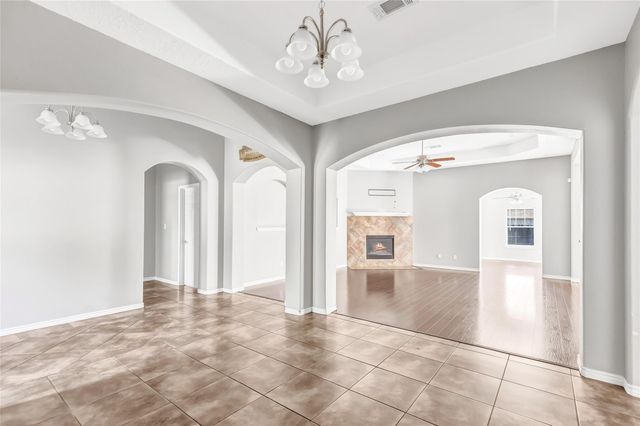 2707 Lake Breeze Lane, Crosby, TX 77532