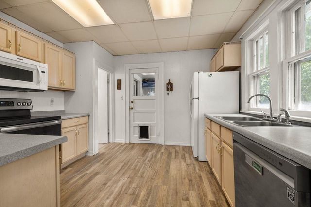 905 4th St SE, Minot, ND 58701