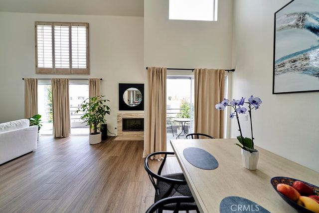 1617 S Beverly Glen Boulevard 303, Los Angeles, CA 90024