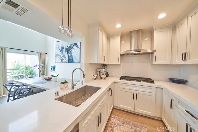 1617 S Beverly Glen Boulevard 303, Los Angeles, CA 90024