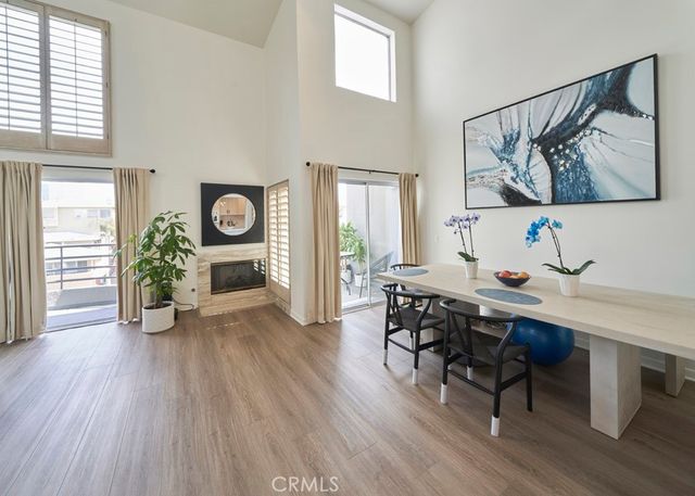 1617 S Beverly Glen Boulevard 303, Los Angeles, CA 90024