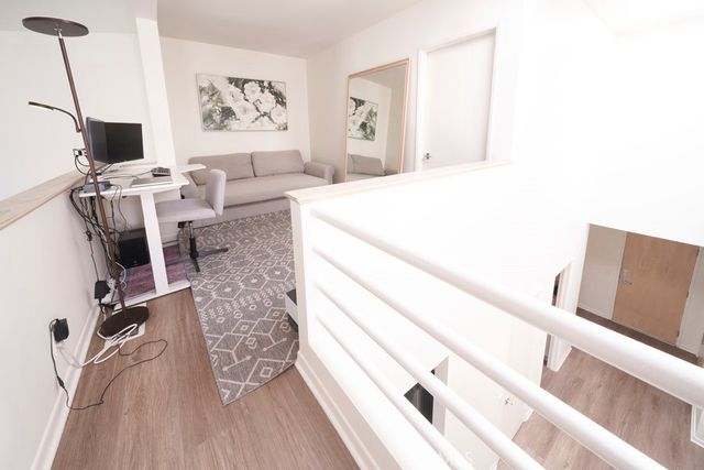 1617 S Beverly Glen Boulevard 303, Los Angeles, CA 90024