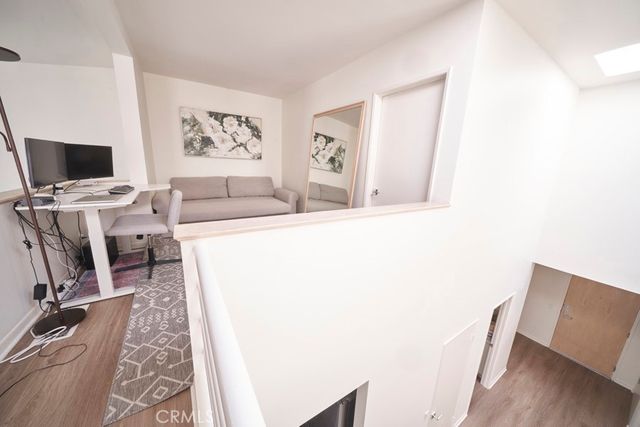 1617 S Beverly Glen Boulevard 303, Los Angeles, CA 90024