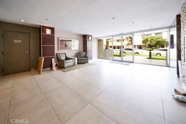 1617 S Beverly Glen Boulevard 303, Los Angeles, CA 90024