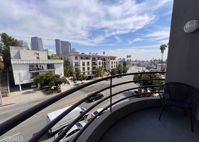 1617 S Beverly Glen Boulevard 303, Los Angeles, CA 90024