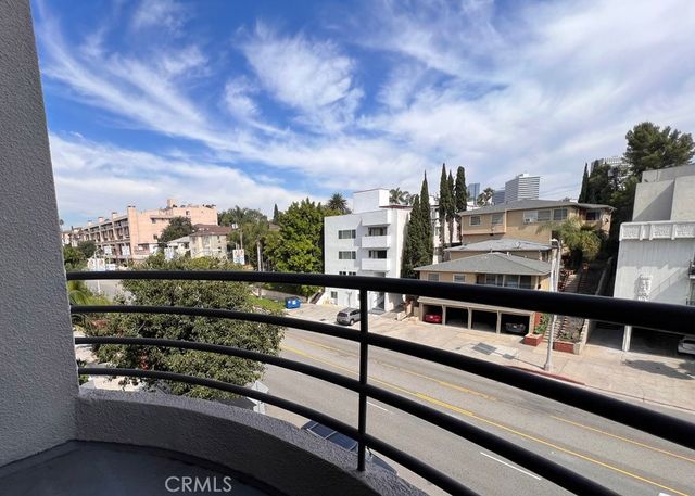 1617 S Beverly Glen Boulevard 303, Los Angeles, CA 90024