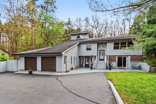 6700 N Sprinkle Road, Richland Twp, MI 49004